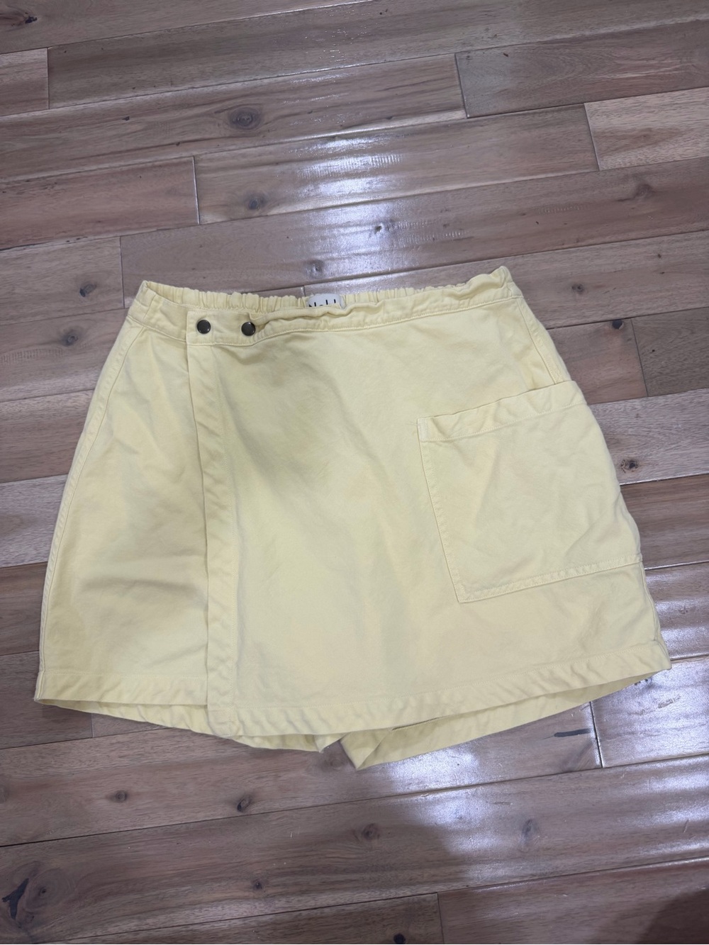 Light Yellow Mini Skort with Front Pocket